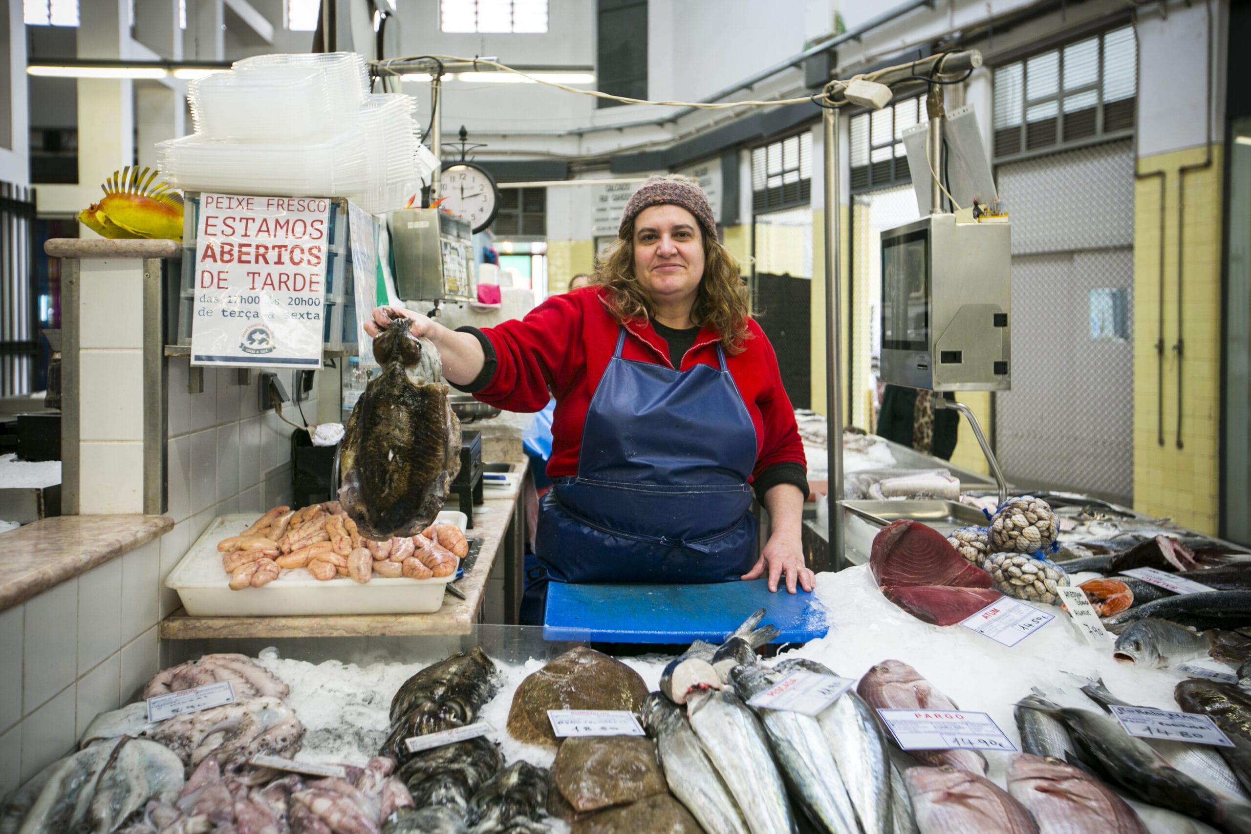 Meet Senhora Ruta and learn how to select cuttlefish like a pro