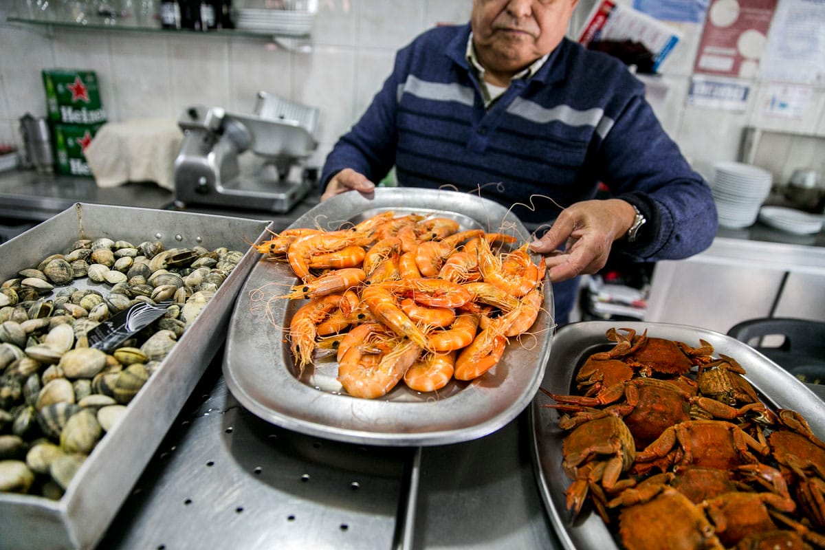 food tour in lisbon portugal