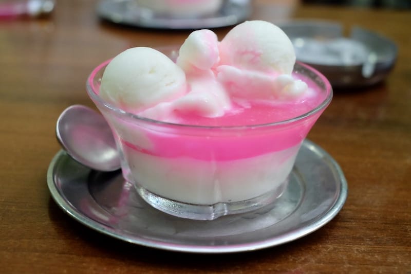 A bowl of haytalı from Affan Kahvesi, photo by Paul Osterlund