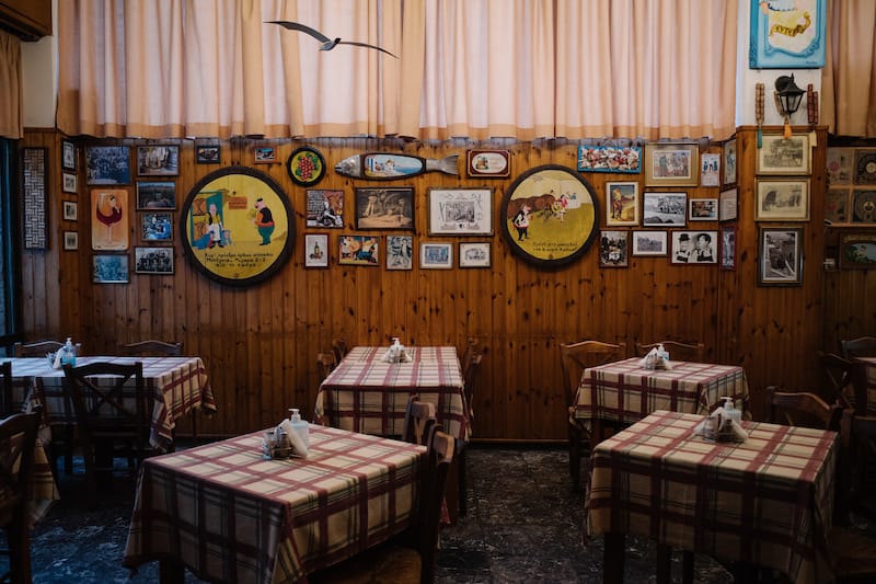 Indoor dining room, Axotis, Athens, photo by Manteau Stam