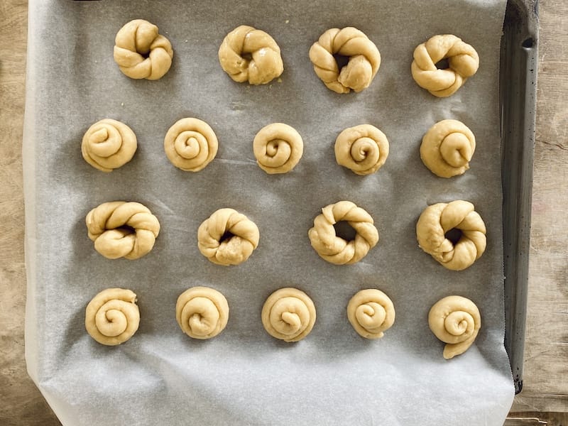 Paschalina koulouria, Greek Easter cookies, photo by Carolina Doriti