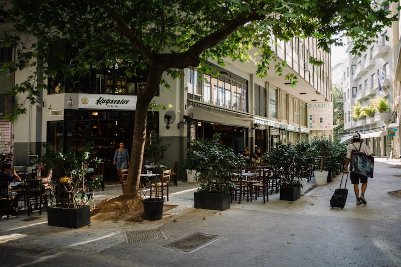 Kafeneion SI TI SI, photo by Manteau Stam