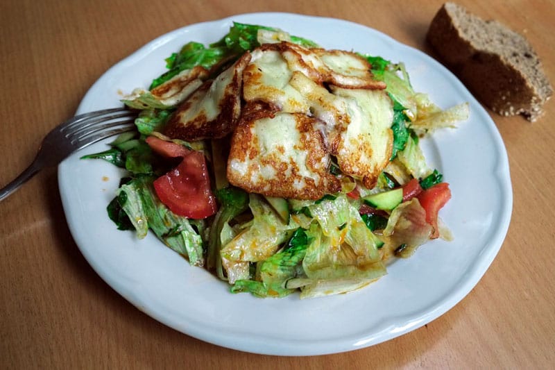 Halloumi salad at Makalo, photo by Manteau Stam