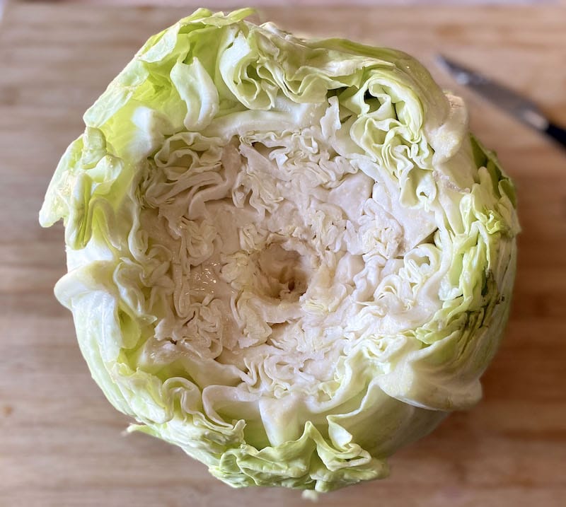 Removing the core of the cabbage, photo by Carolina Doriti