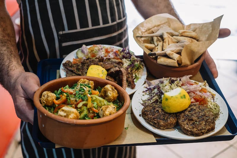 A plate of food from Tsiknaboom, photo by Manteau Stam
