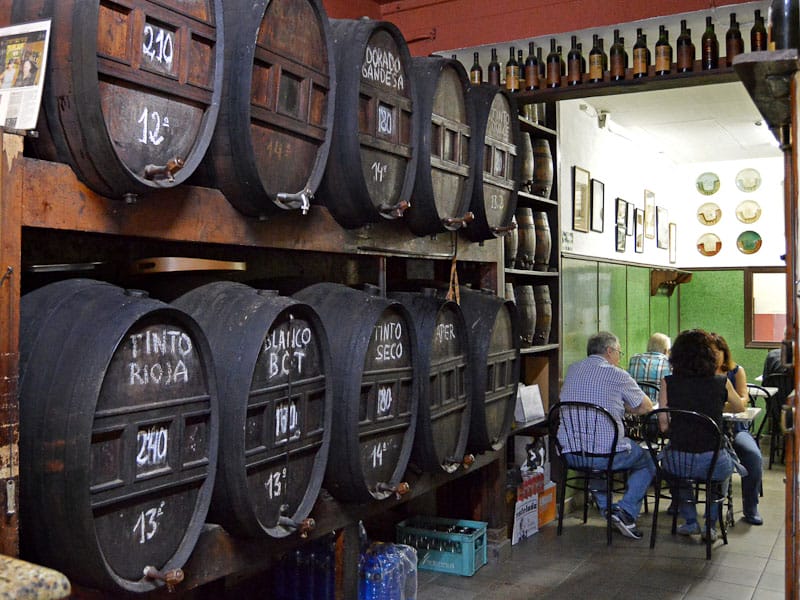 Bodega Manolo, photo by Paula Mourenza