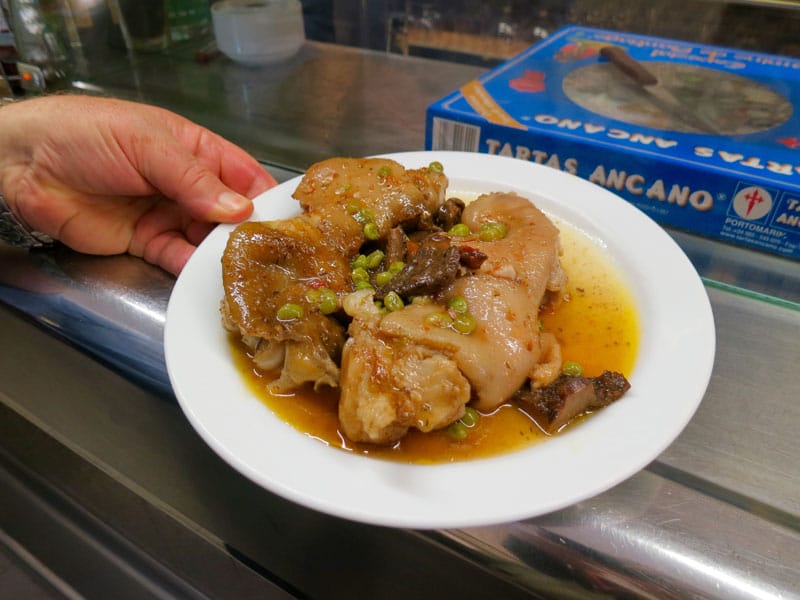Pork trotters with wild mushrooms at Can Vilaró, photo by Mireia Font