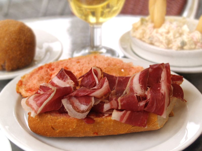 A jamón ibérico sandwich at El Jabalí de Ronda, photo by Paula Mourenza