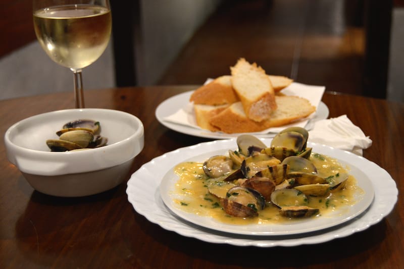 Clams at Bodega Neus, photo by Paula Mourenza