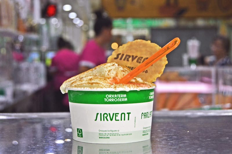 Leche merengada gelato at Sirvent Parlament, photo by Paula Mourenza