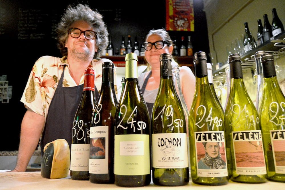 Benoît Valee (l) and Núria Rodríguez (r), the owners of L’Anima del Vi, photo by Paula Mourenza