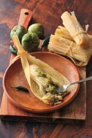 tamales de pollo en salsa verde the mexican home kitchen