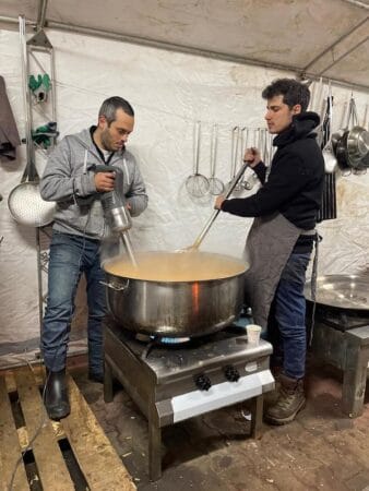 Earthquake aid in the kitchens of Bahçeşehir University’s cooking school, photo via Enes Bayram / Bahçeşehir University Gastronomy and Culinary Arts Department