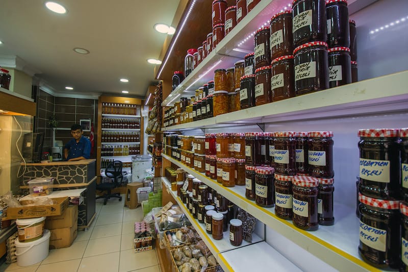 Hatay Yöresel Ürünler carries a wide variety of homemade jams, photo by Zeyad Abouzeid