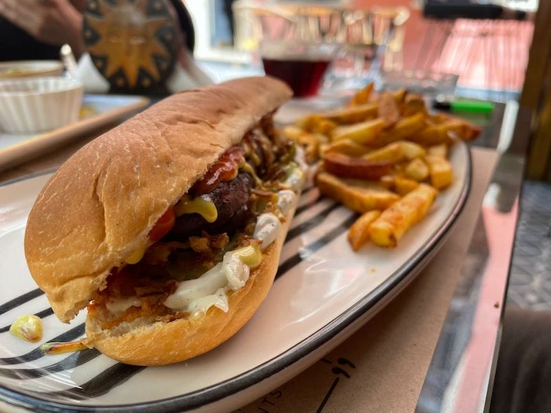 Limonita’s vegan hot dot, photo by Lorenza Mussini
