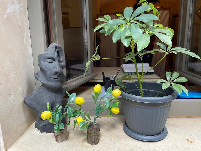 The sculptures at Limonita are done by a partner in the project, Sefa Çolak, photo by Lorenza Mussini