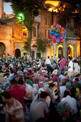 Ramadan in Eyüp, photo by Monique Jaques