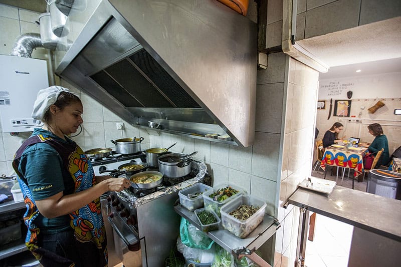 The kitchen at Cantinho do Aziz, photo by Rodrigo Cabrita