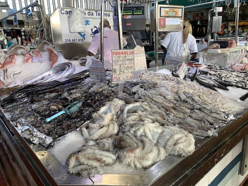 Teresa Cruz's seafood stall, Cantinho da Teresa, at Mercado de Alvalade, photo by Célia Pedroso