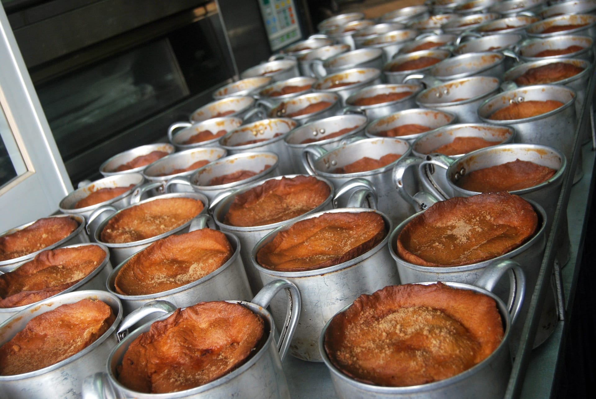 Making folares de folhas at João Mendes & Rita in Olhão, photo by Célia Pedroso