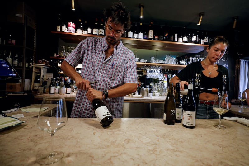 Behind the bar at Vino Vero, photo by José Carlos Carvalho