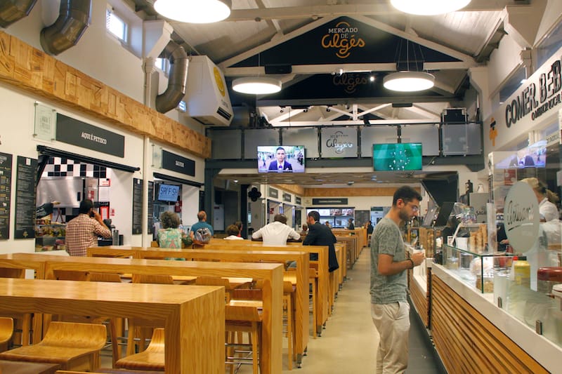 The new food court at Mercado de Algés, photo by Francesca Savoldi