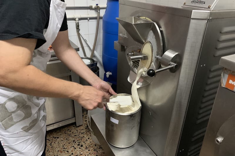 Making ice cream at Valenciana in Setúbal, photo by Célia Pedroso