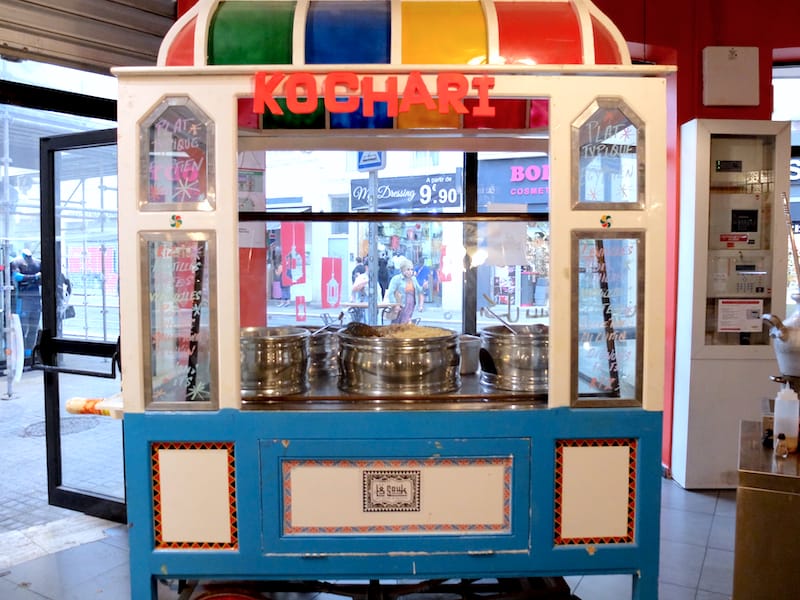 A kochari cart at Souk de Nour d’Egypte dishes out a hearty mix of pasta, rice, fried onions, lentils and tomato sauce, photo by Alexis Steinman