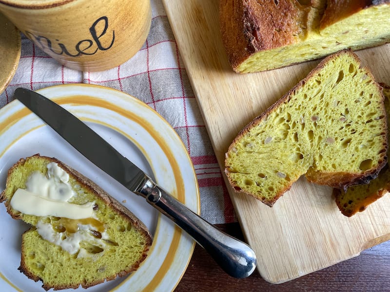 Pain au maïs et aux graines de tournesol (cornbread with sunflower seeds) from Pain Pan, photo by Annie Etheridge