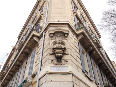 The smug bust of André Chave, photo by Alexis Steinman