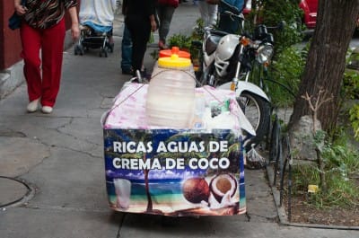 An aguas frescas vendor in Mexico City, photo by Ben Herrera