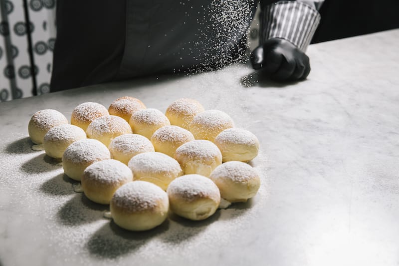 I fiocci di neve (“the snowflakes”) have become the symbol of Pasticceria Poppella, photo by Gianni Cipriano and Sara Smarrazzo