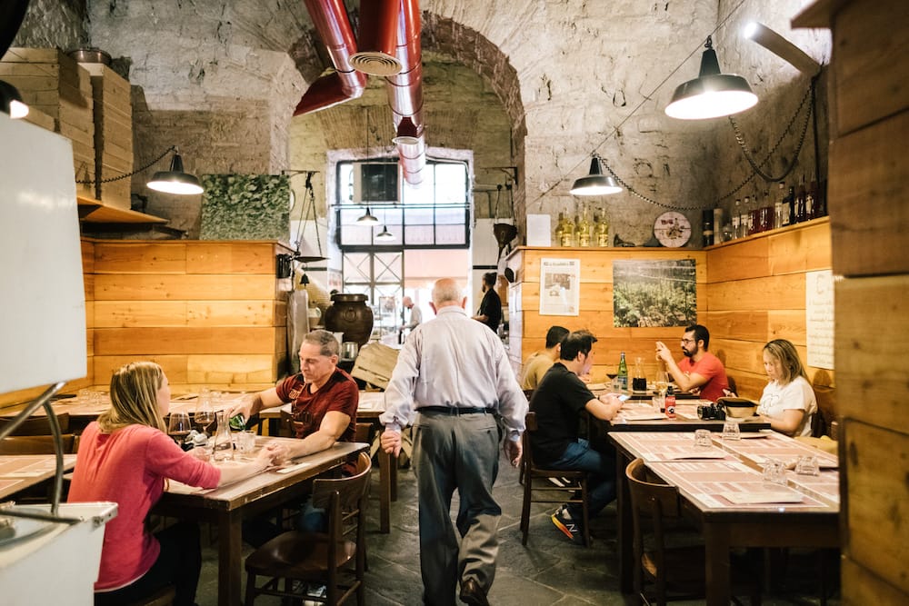 Pizzeria ‘Ntretella is housed in an old carpentry shop, photo by Gianni Cipriano and Sara Smarrazzo