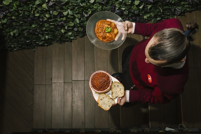 Tandem serves ragù with pasta and alone with bread, to make the scarpetta, photo by Gianni Cipriano and Sara Smarrazzo