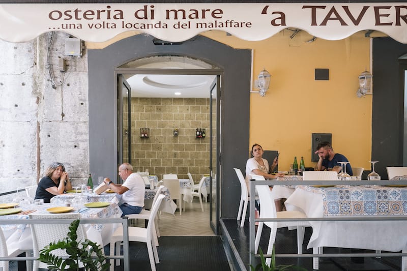 A Taverna d’ ‘e Zoccole in Naples, photo by Gianni Cipriano and Sara Smarrazzo