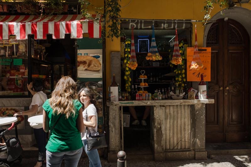 Donna Giulia’s kiosk, partially hidden on Via Tribunali, photo by Claudio Menna