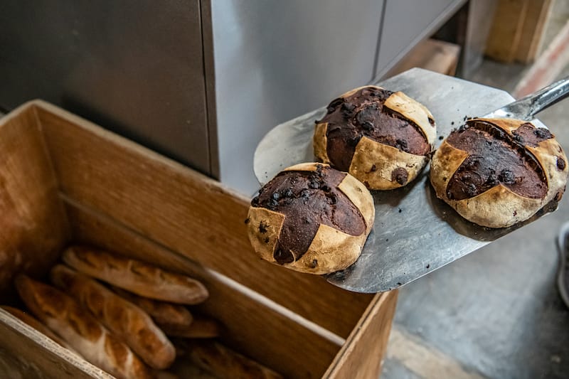 Fresh bread at Pan de Madre, photo by Jalil Olmedo
