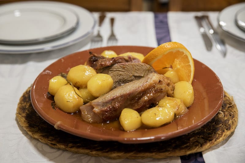 Roasted veal at Adega Vila Meã, photo by Ricardo Castelo
