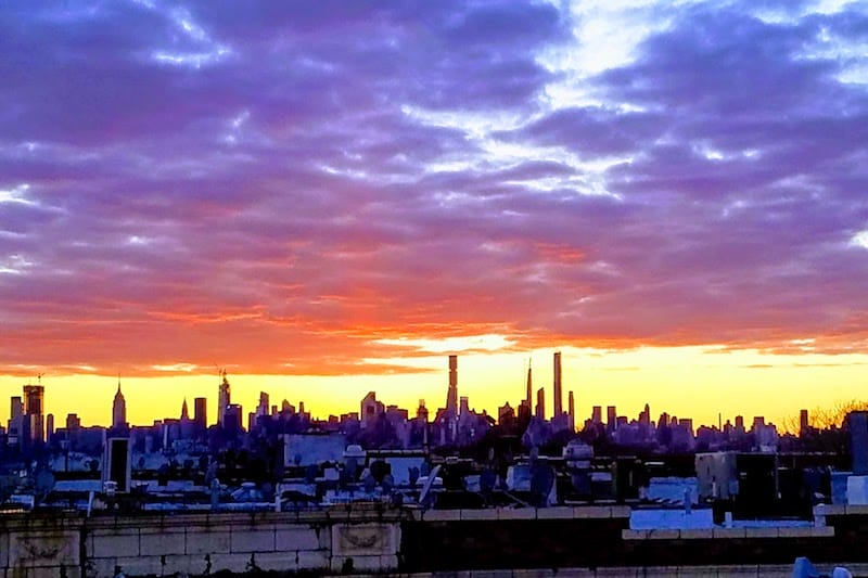 The Manhattan skyline from Queens, photo by Esneider Arevalo
