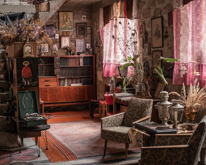 The interior of Lia Deida is a collection of art and antique furniture, photo by Justyna Mielnikiewicz lia deida imereti restaurant