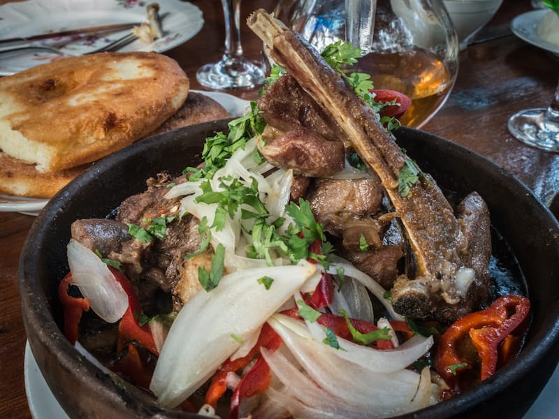 Tskhare neknebi, adjika-rubbed veal ribs, photo by Justyna Mielnikiewicz