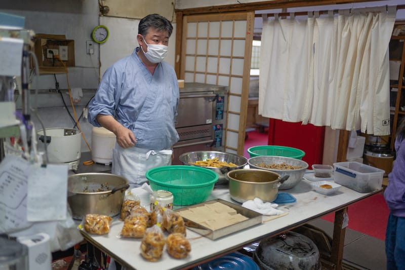 Chef Shinkichi Ito in the kitchen, photo by Derek Yamashita