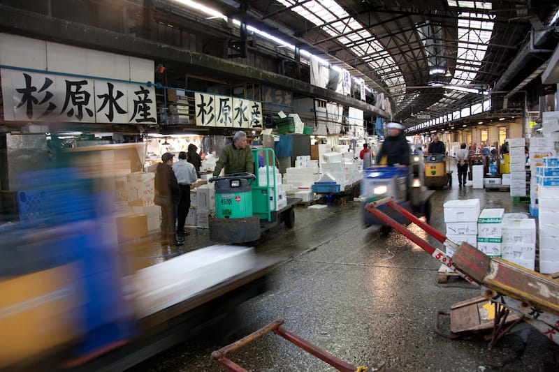 The Tsukiji Market in Tokyo, photo by <a href="https://www.flickr.com/photos/shimazu/3222628788/">Yuki Shimazu (CC BY-SA 2.0)</a> tokyo tsukiji market